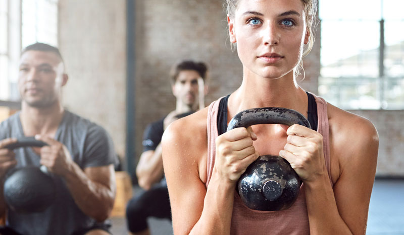 En fitness también se calienta, ¡ejercicios previos antilesiones!