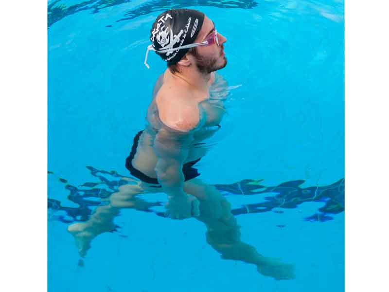 Piernas, ¿por qué no avanzo? Aprende a propulsarte en la piscina