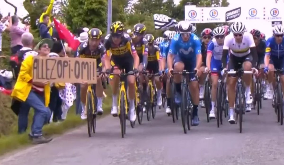 La espectadora que provocó la caída multitudinaria del Tour, condenada a pagar 1.200 euros 