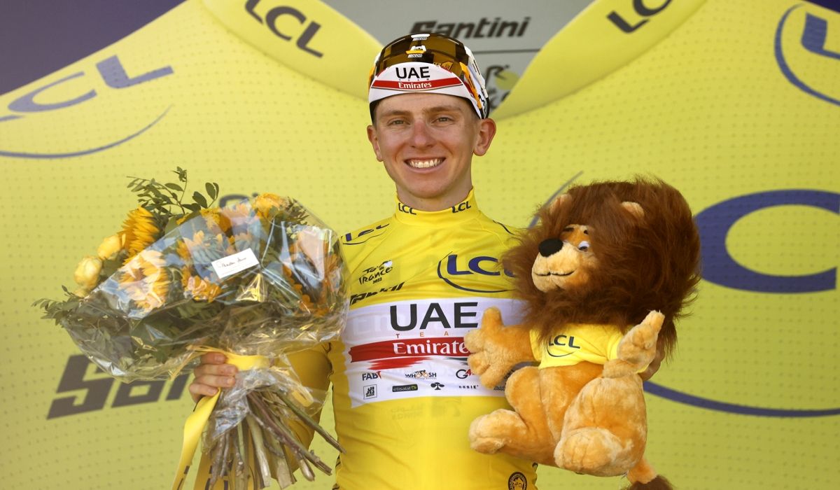 Tadej Pogacar en el podio del Tour tras ser tercero en la etapa de ayer. Tadej Pogacar en el podio del Tour tras ser tercero en la etapa de ayer.