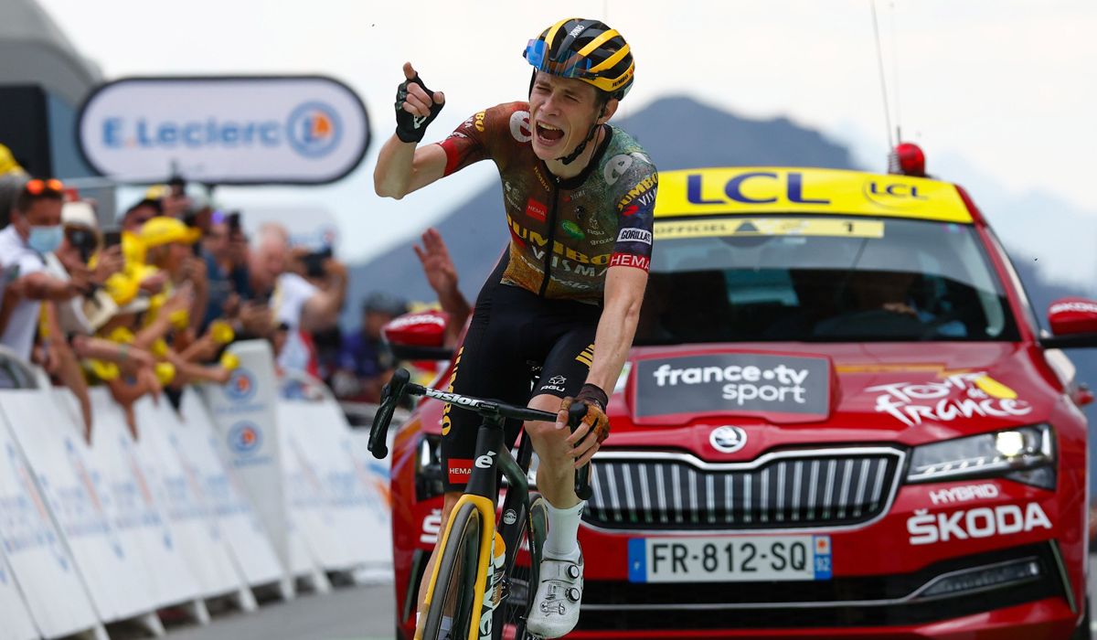 Jonas Vingegaard pone patas arriba el Tour. Victoria y liderato en el Col du Granon. Foto Sprint Cycling Agency