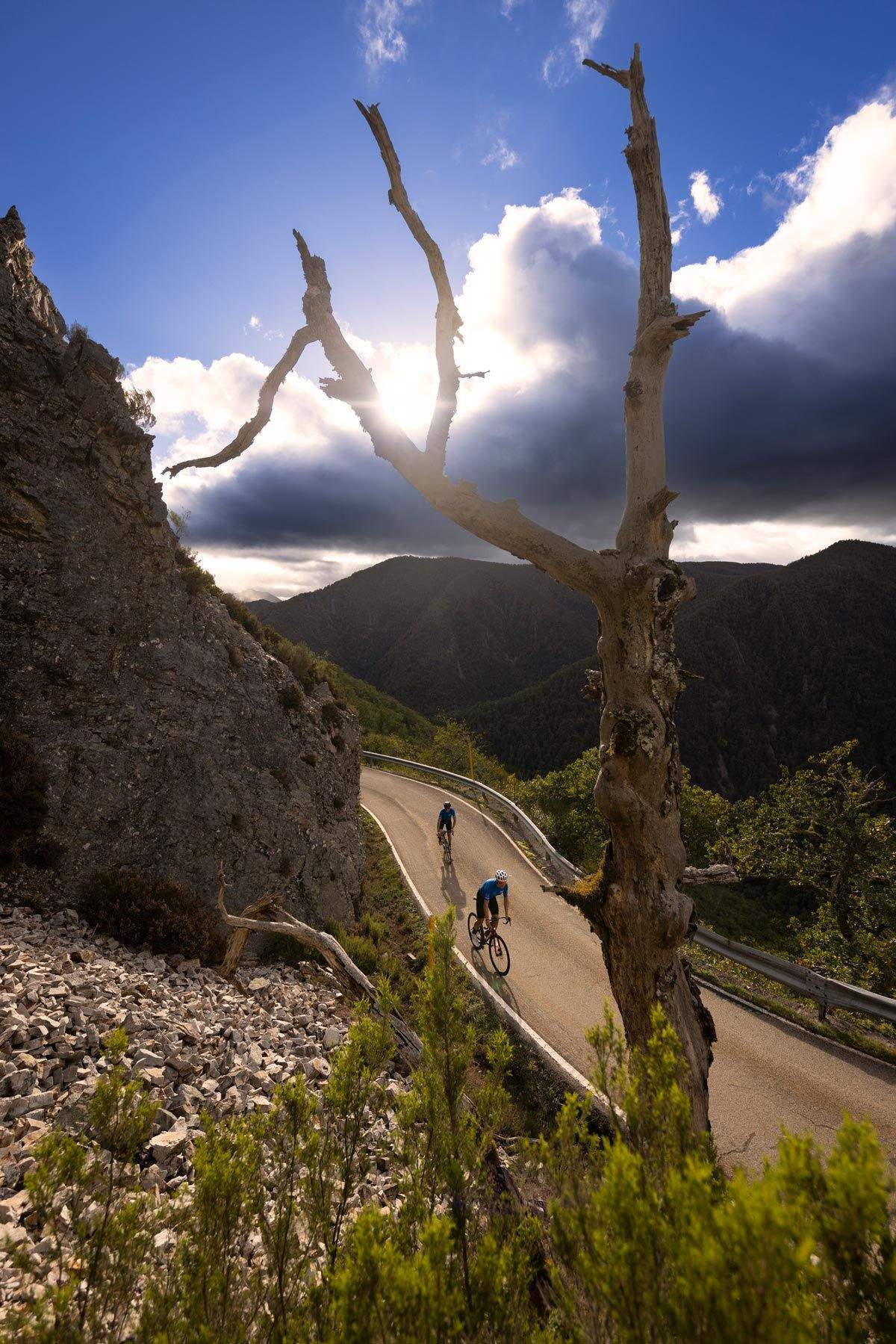 1 Ciclismo Asturias 64 El Coniu FotoVictorHelsing 1 Ciclismo Asturias 64 El Coniu FotoVictorHelsing
