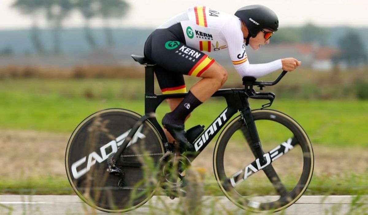 Raúl García Pierna con el maillot de campeón de España CRI en categoría élite. Foto Sprint Cycling Agency.