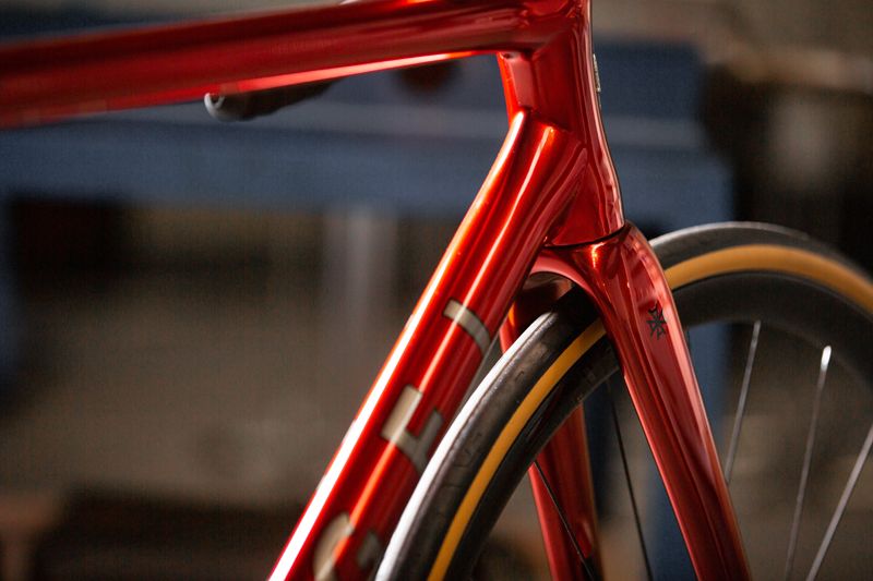 ROJA ANGELBIKES HQ 6825 ROJA ANGELBIKES HQ 6825
