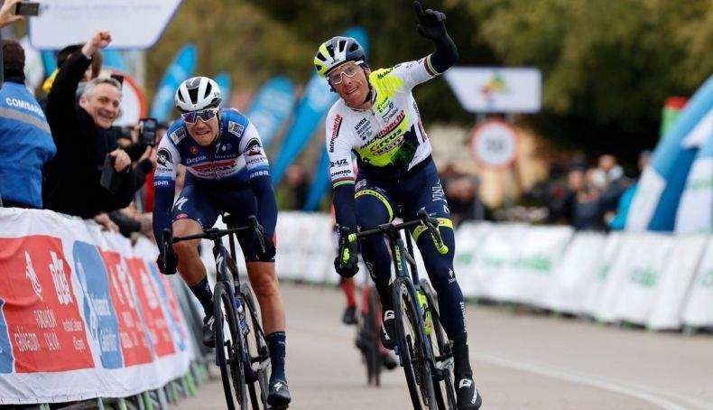 rui costa se impone en el trofeo calvia por delante de louis vervaeke