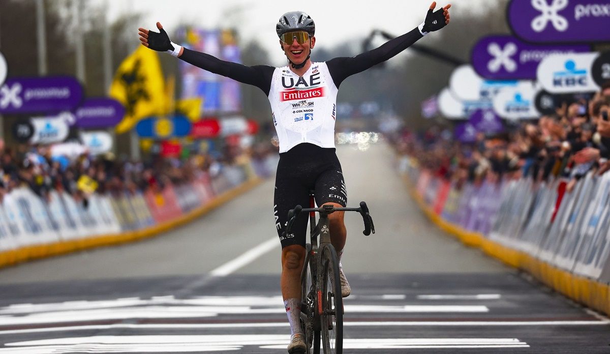Tadej Pogacar (UAE Team Emirates) hizo historia en el Tour de Flandes 2023