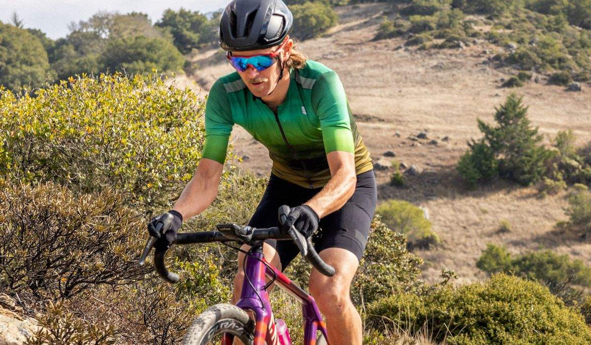 Peter Stetina presenta la nueva serie de prendas gravel de Sportful