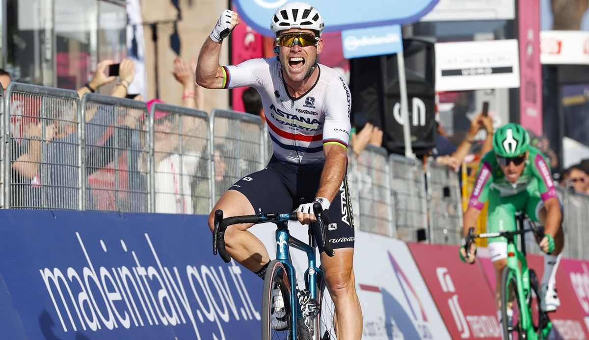 Mark Cavendish (Astana Qazaqstan Team) celebró como pocas veces su triunfo en la última del Giro