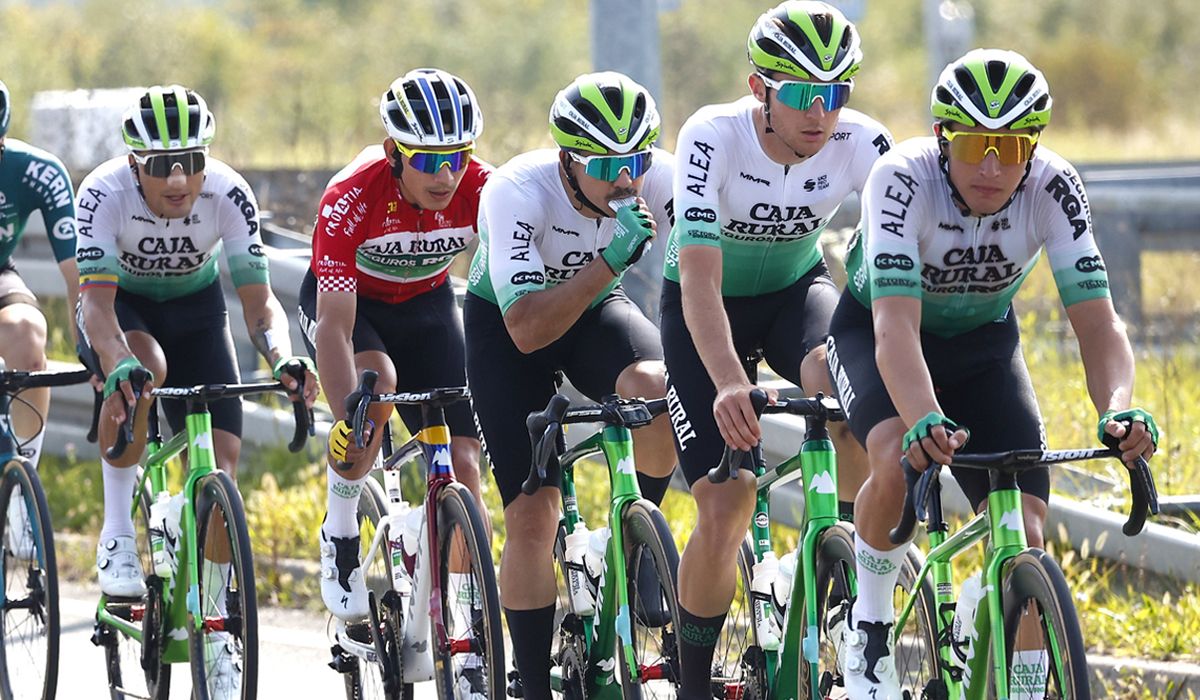 Ciclistas del Caja Rural-Seguros RGA en la pasada CRO Race, que conquistó Orluis Aular