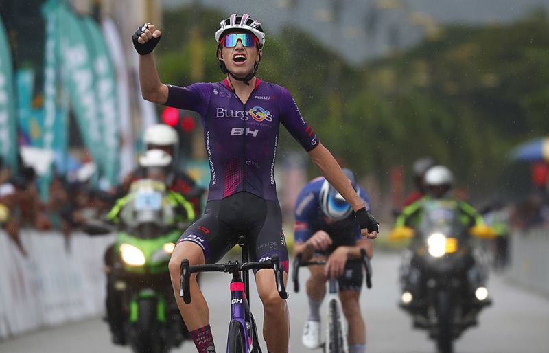Alex Molenaar da una alegría al Burgos BH en la última etapa del Tour de Langkawi 2022
