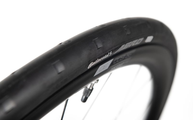 01 DTSwiss AERO 111 Tire Product Detail 7091 HighRes