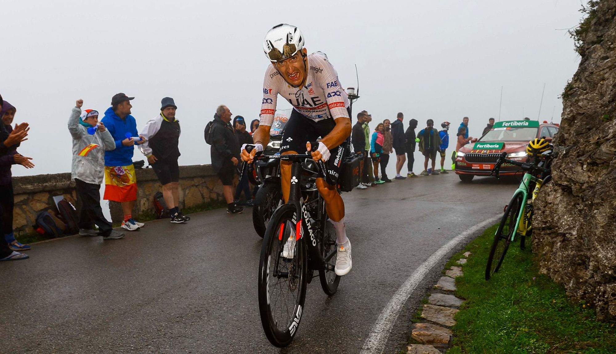 Marc Soler conquista Lagos de Covadonga y O´Connor salva el liderato por cinco segundos