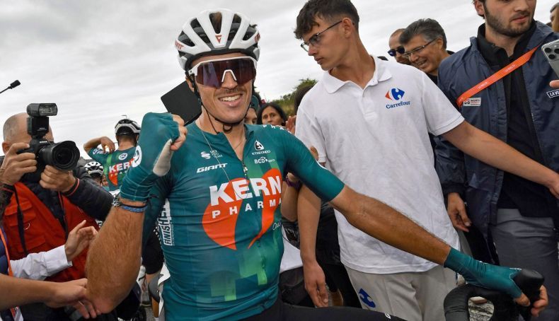 urko berrade ganador de la 18a etapa de la vuelta 2 790x454