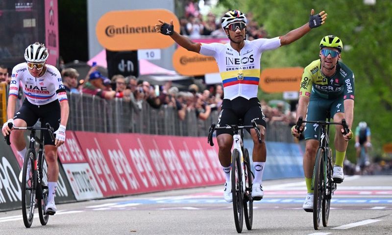 jhonatan narvaez celebrando su victoria en la etapa inaugural del pasado giro de italia jhonatan narvaez celebrando su victoria en la etapa inaugural del pasado giro de italia