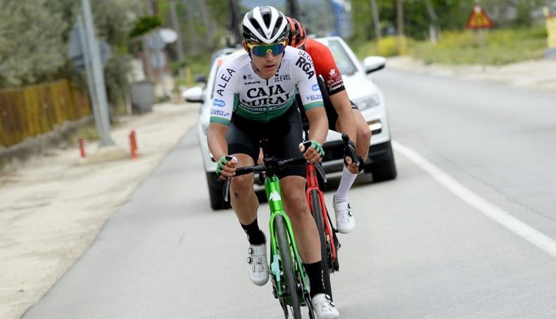 josu etxeberria en fuga en una etapa del tour de grecia 2022 foto sprint cycling agency 2 790x454