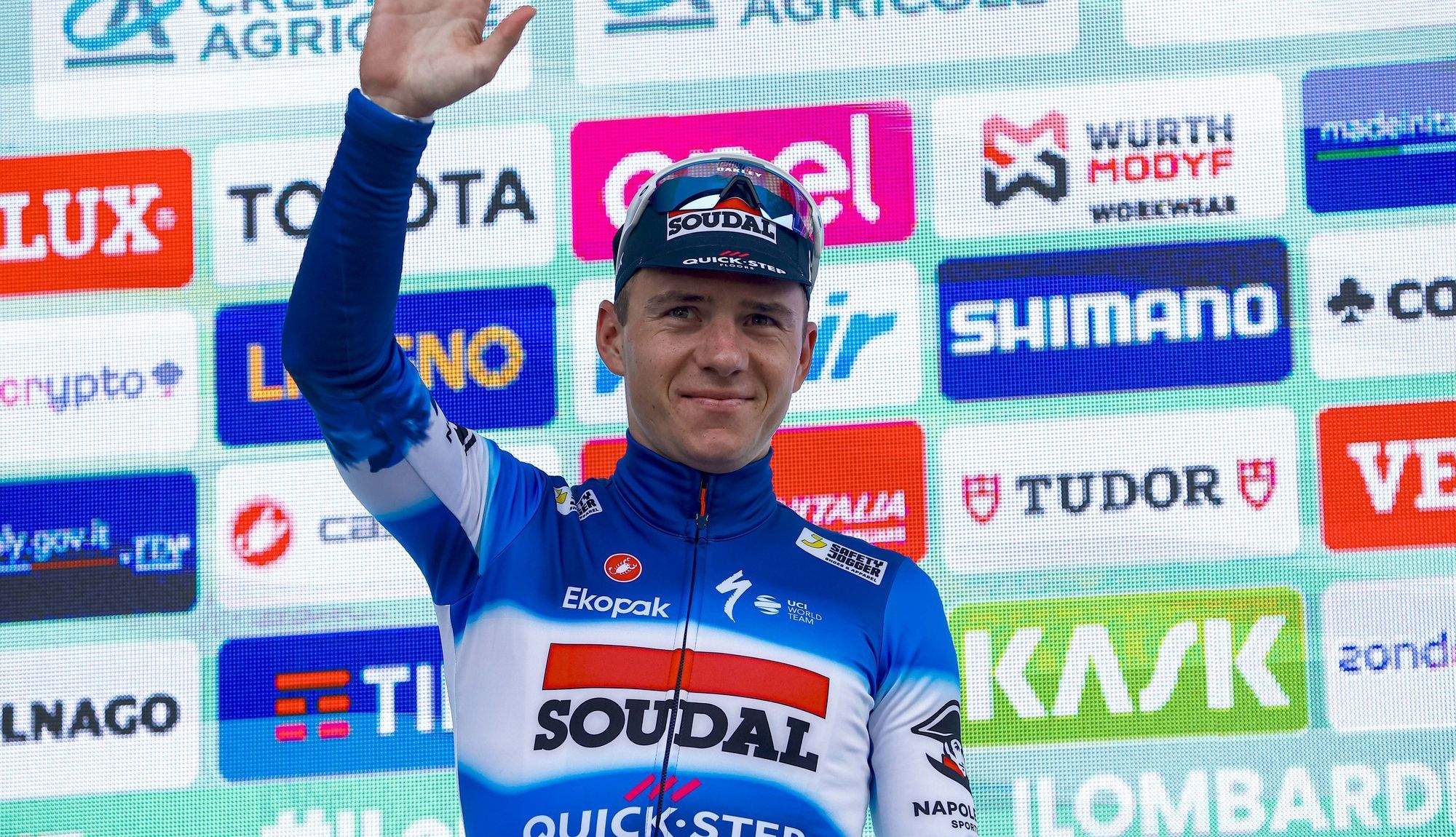 Remco Evenepoel en el podio de Il Lombardia