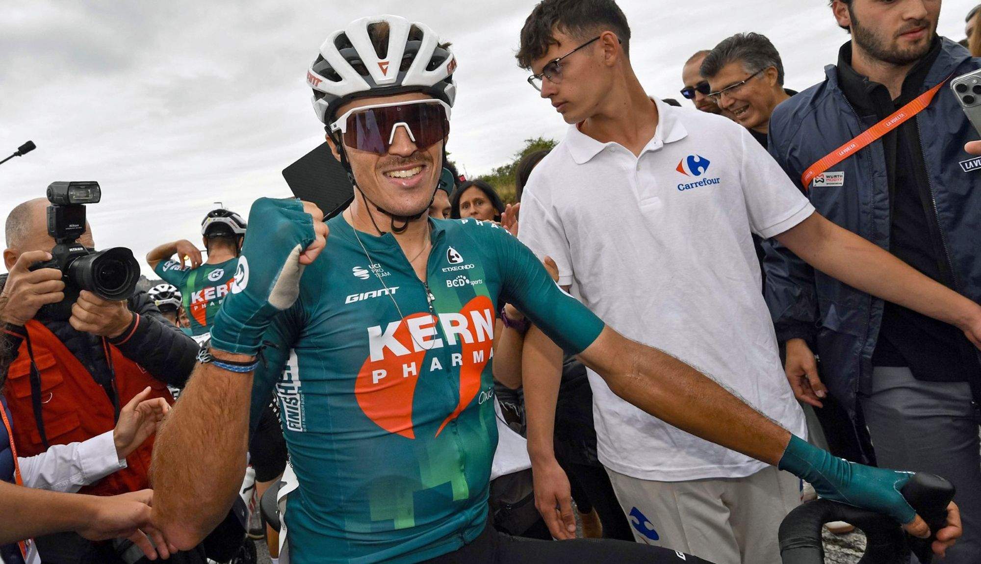 Urko Berrade tras su victoria en la pasada Vuelta a España. Foto: Luis Ángel Gómez (Sprint Cycling Agency)