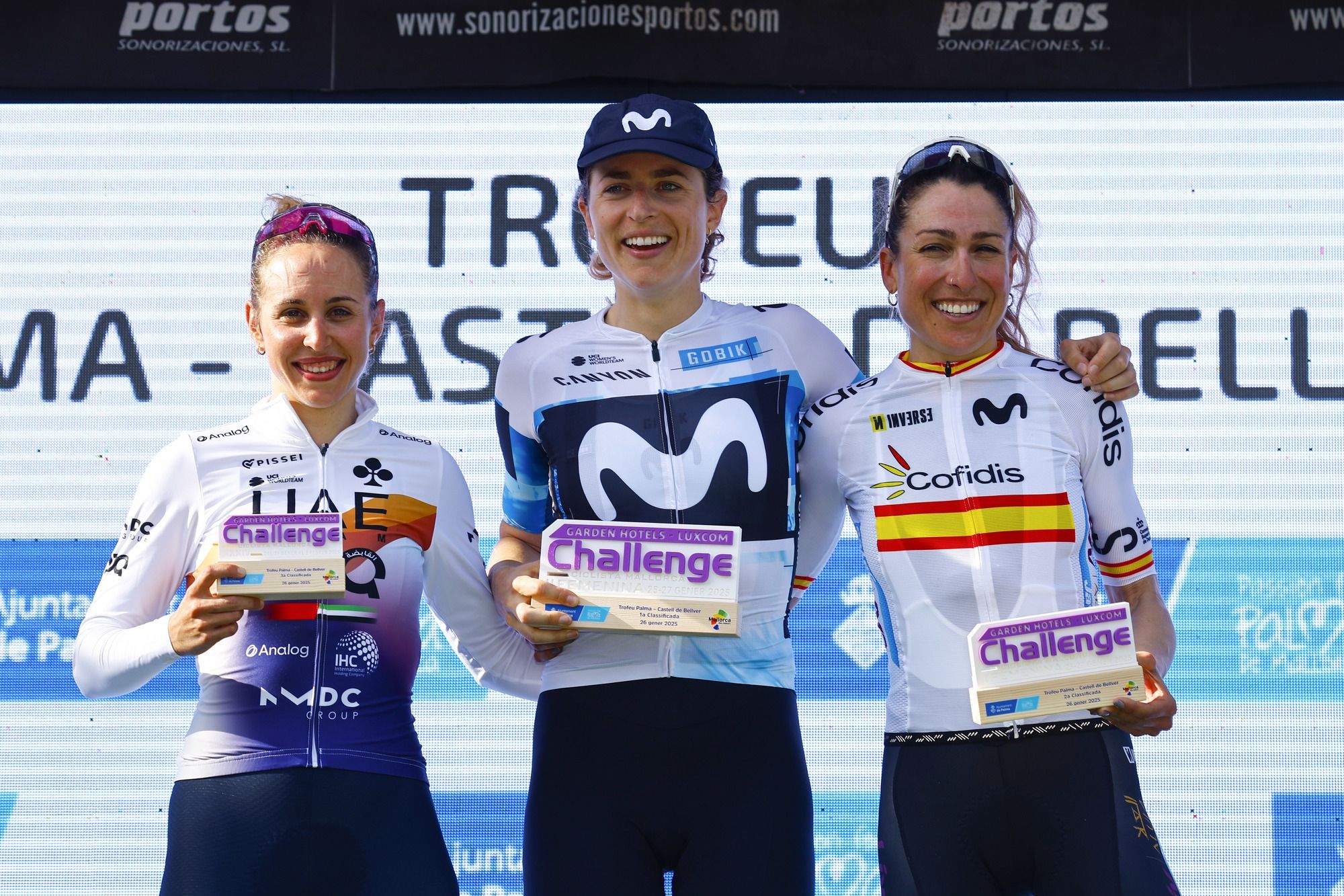 Marlen Reusser gana el Trofeo de Palma en un esprint final contra Mavi García. 