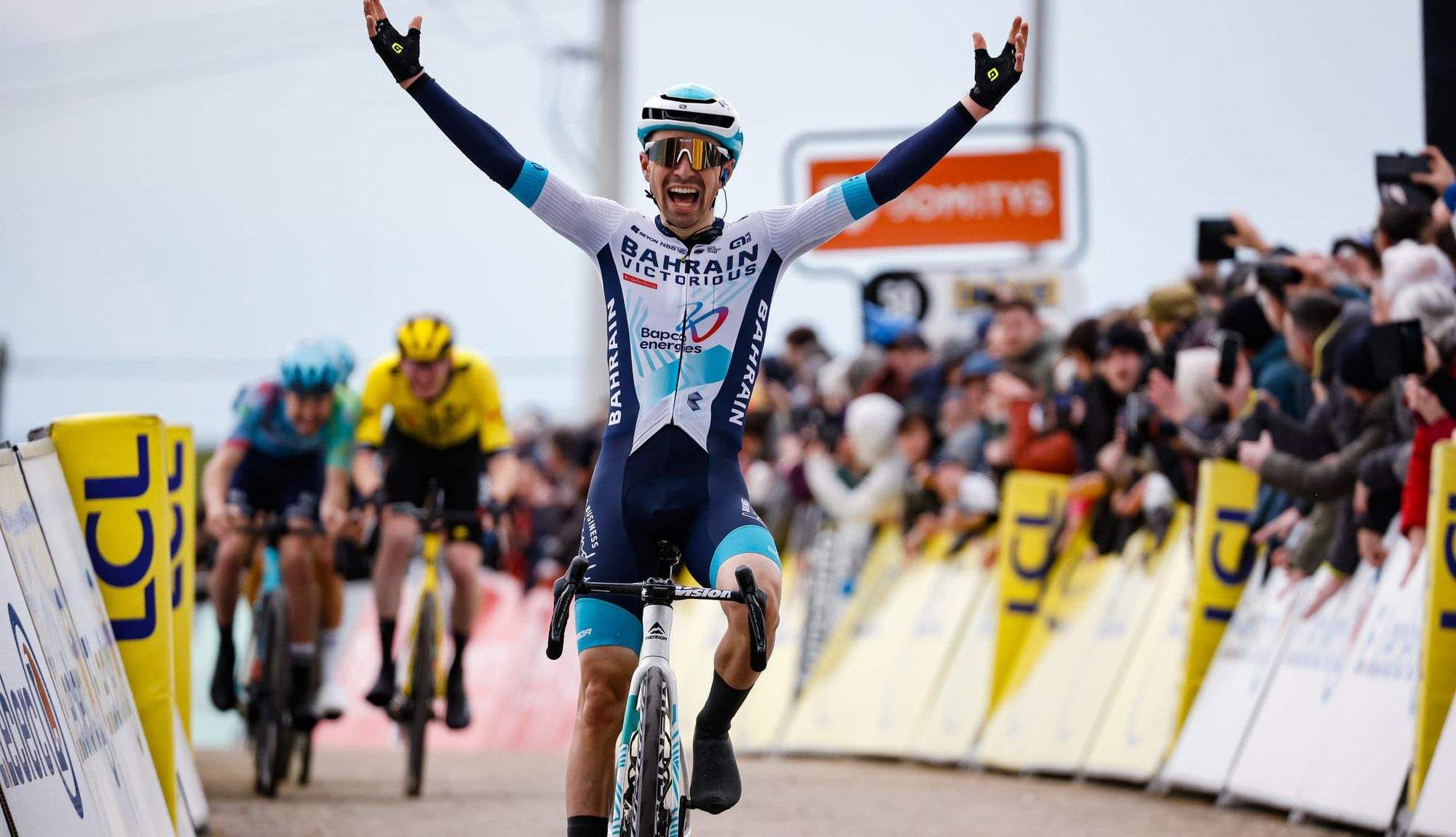 Lenny Martínez gana y Jorgenson recupera el liderato en un día aciago de Vingegaard