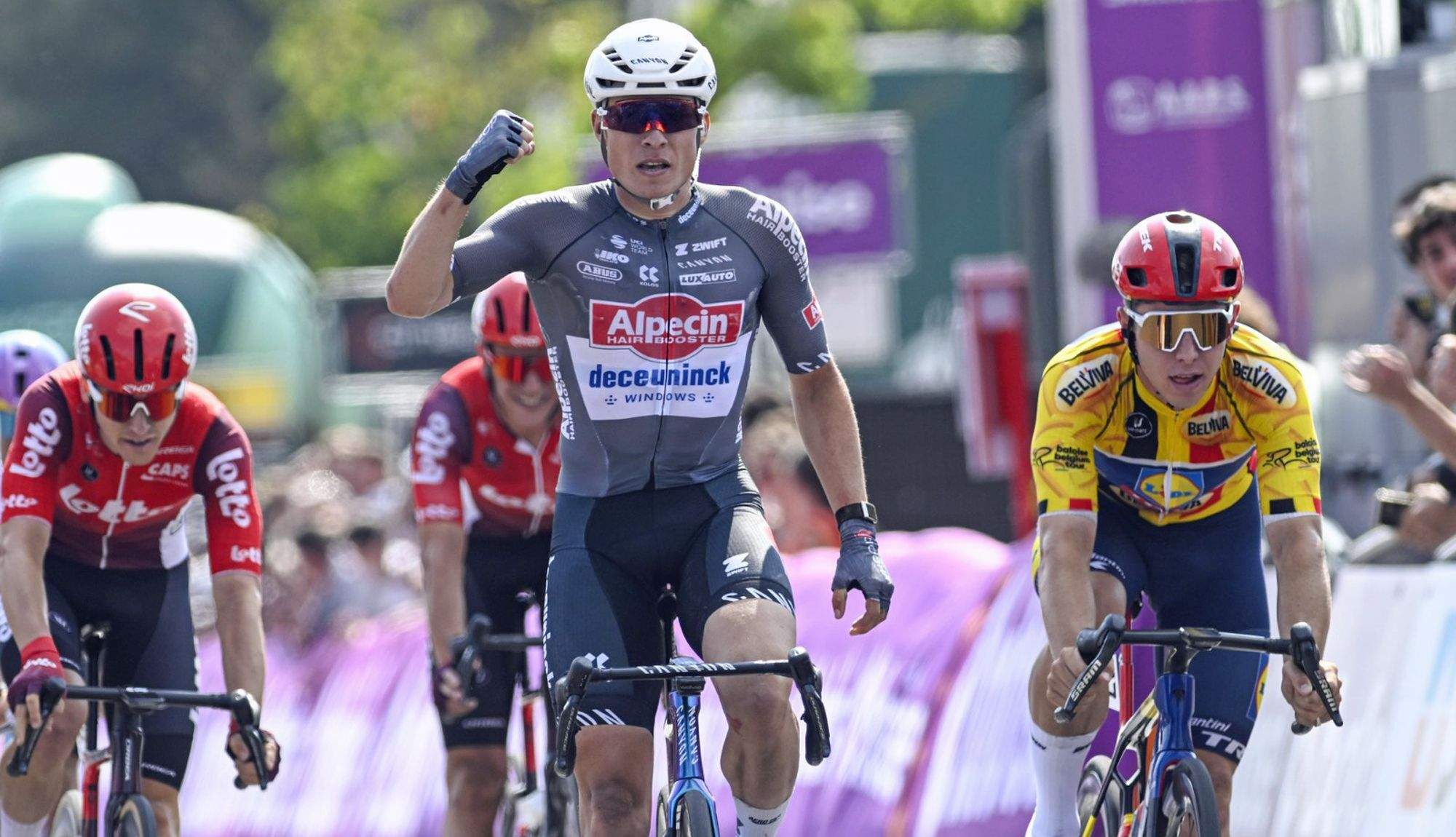 Jasper Philipsen impone su autoridad al sprint en la 2ª etapa de la Vuelta a Bélgica Jasper Philipsen impone su autoridad al sprint en la 2ª etapa de la Vuelta a Bélgica