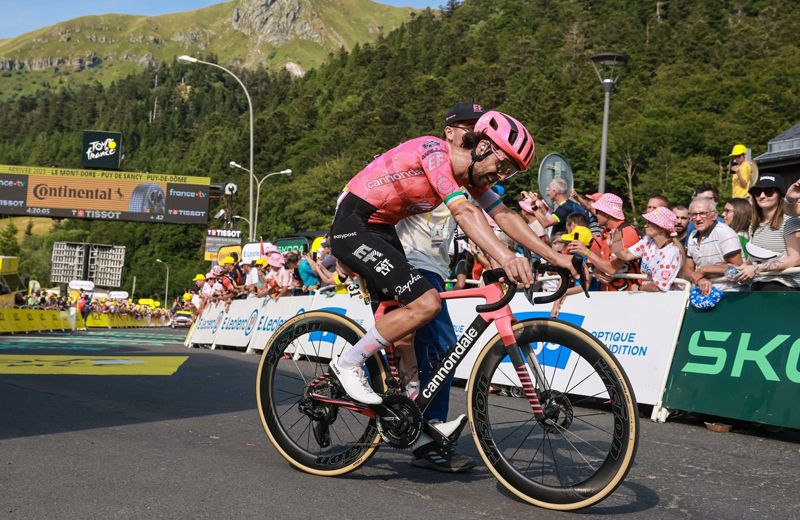 Ben Healy se ha dejado hasta el último gramo de fuerza en su lucha por conquistar el maillot amarillo