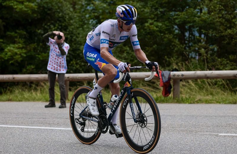 O´Connor brilla en el Col de la Loze, donde Pogacar asest...