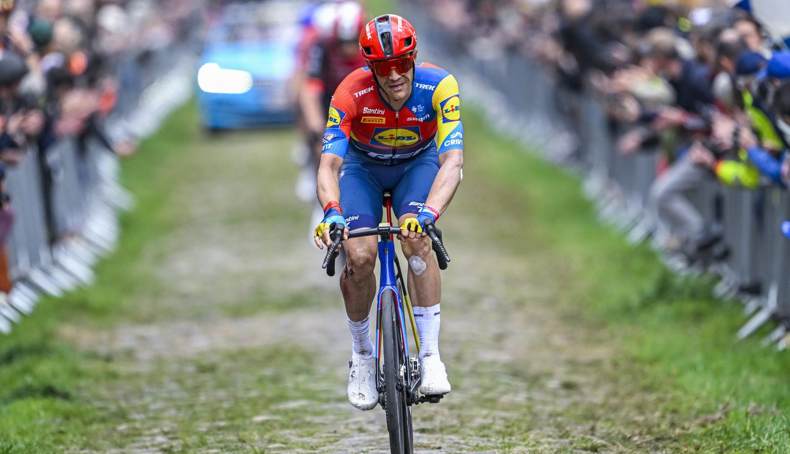 Jasper Stuyven en la pasada Paris-Roubaix Jasper Stuyven en la pasada Paris-Roubaix