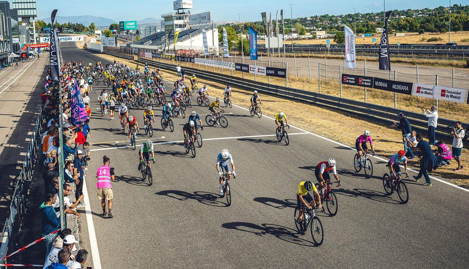 Las bicicletas conquistan el Circuito del Jarama en la 1ª edición de Mussara 24H Comunidad de Madrid