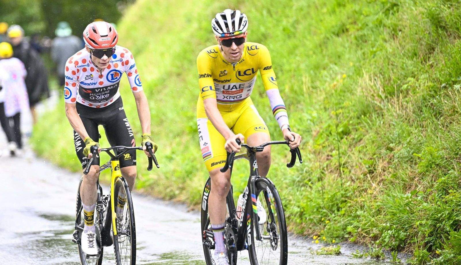 Pogacar y Vingegaard en una imagen del Tour de Francia de este año