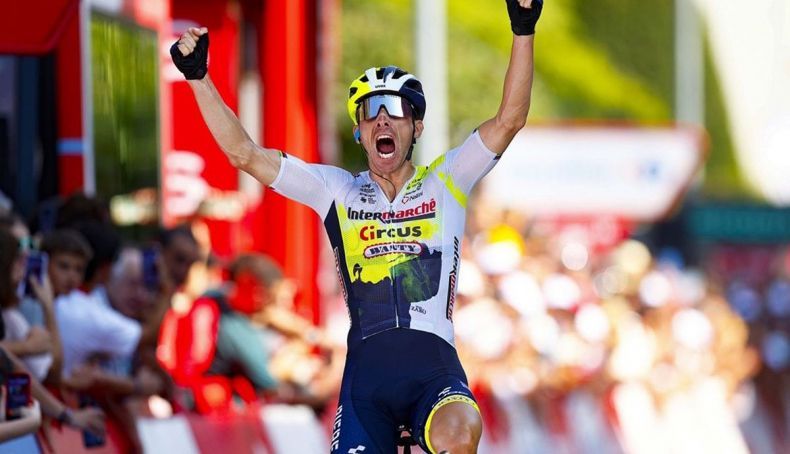 rui costa celebrando su triunfo en la vuelta a espana 2 790x454 rui costa celebrando su triunfo en la vuelta a espana 2 790x454