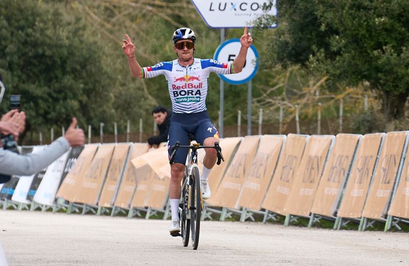 Remco Evenepoel celebrando una de sus victorias en la Challenge Mallorca Remco Evenepoel celebrando una de sus victorias en la Challenge Mallorca