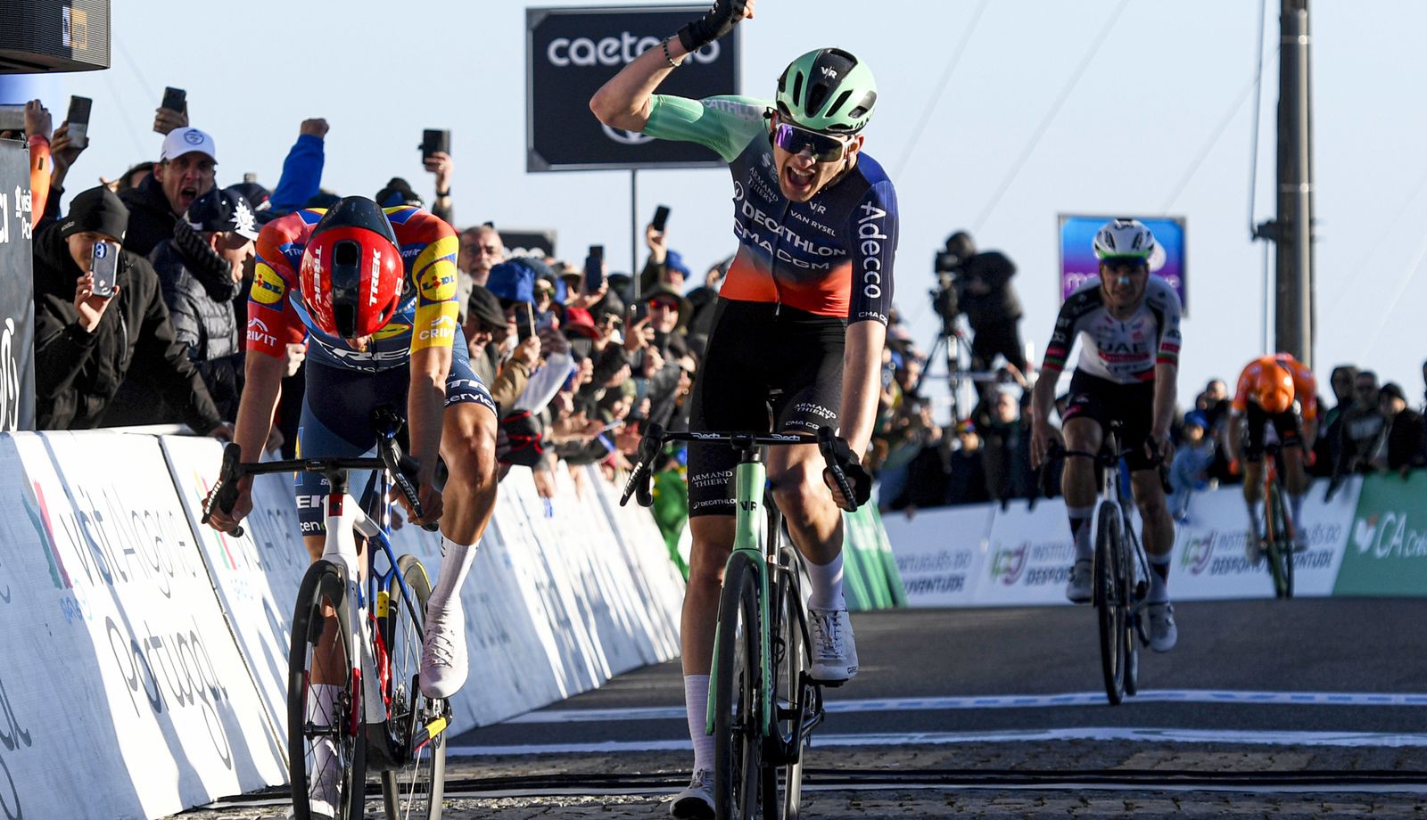 Paul Seixas se consagra en el Alto da Fóia; Juan Ayuso, nuevo líder de la Volta al Algarve