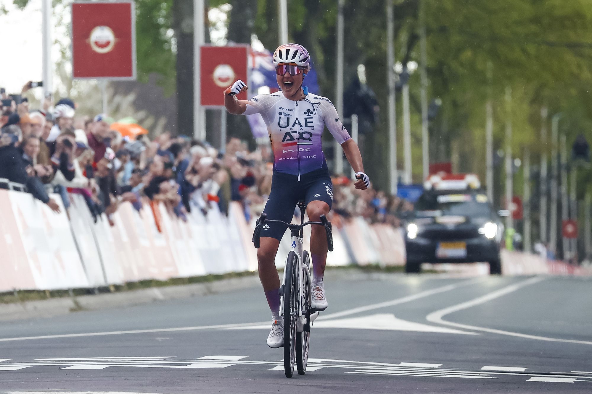 Paula Blasi toca el cielo en la Amstel Gold Race, triunfo histórico en el ciclismo femenino español Paula Blasi toca el cielo en la Amstel Gold Race, triunfo histórico en el ciclismo femenino español