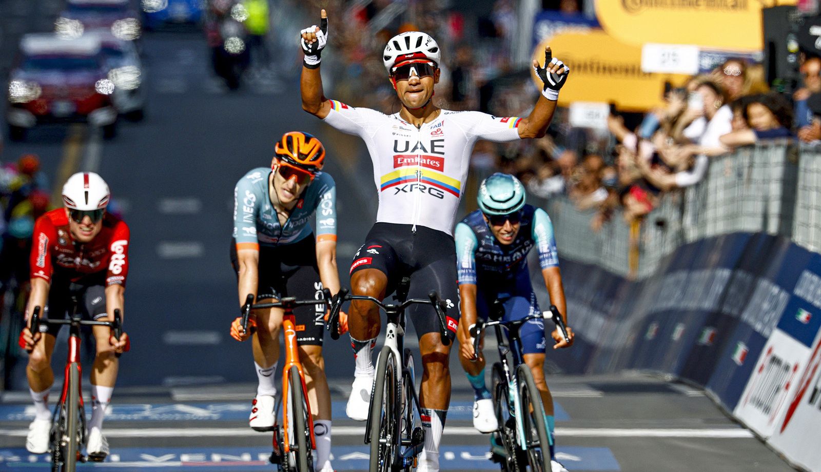 Narváez deja sin premio el espectacular trabajo de Movistar Team