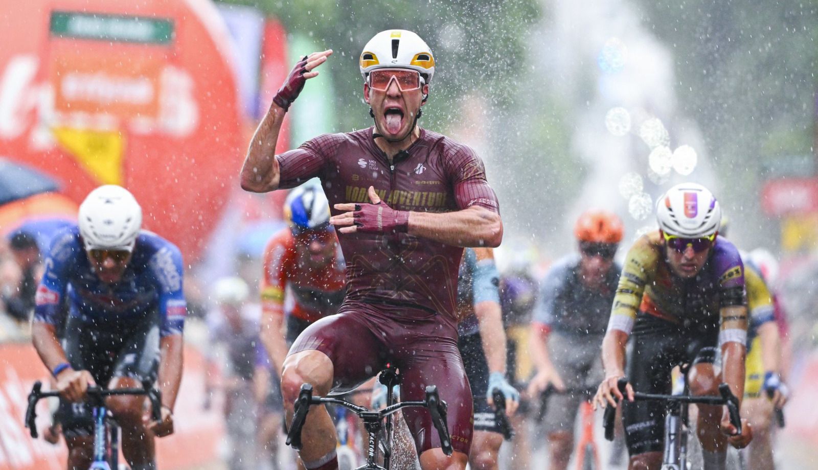 Ben Oliver, victoria y liderato en el Tour de Valonia