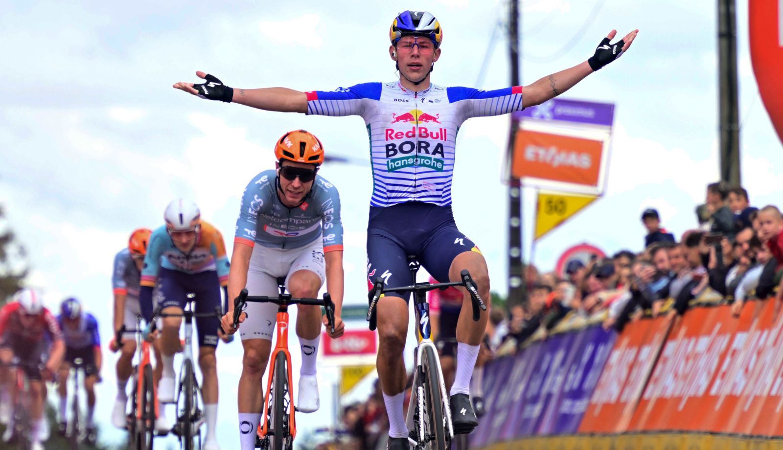 Laurence Pithie gana la 3ª etapa del Tour de Valonia y Kim Heiduk, segundo, es el nuevo líder