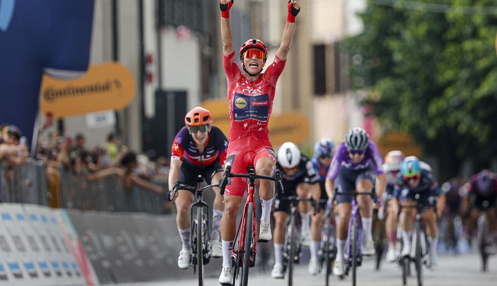 Póquer de triunfos de Elisa Bálsamo en el Giro