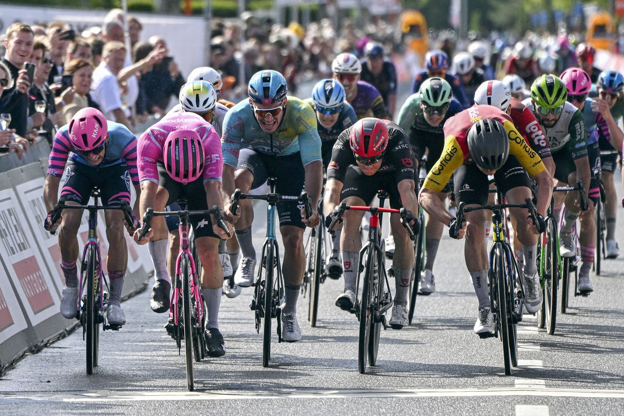 Noah Hobbs estrena su palmarés profesional en la Heistse Pijl