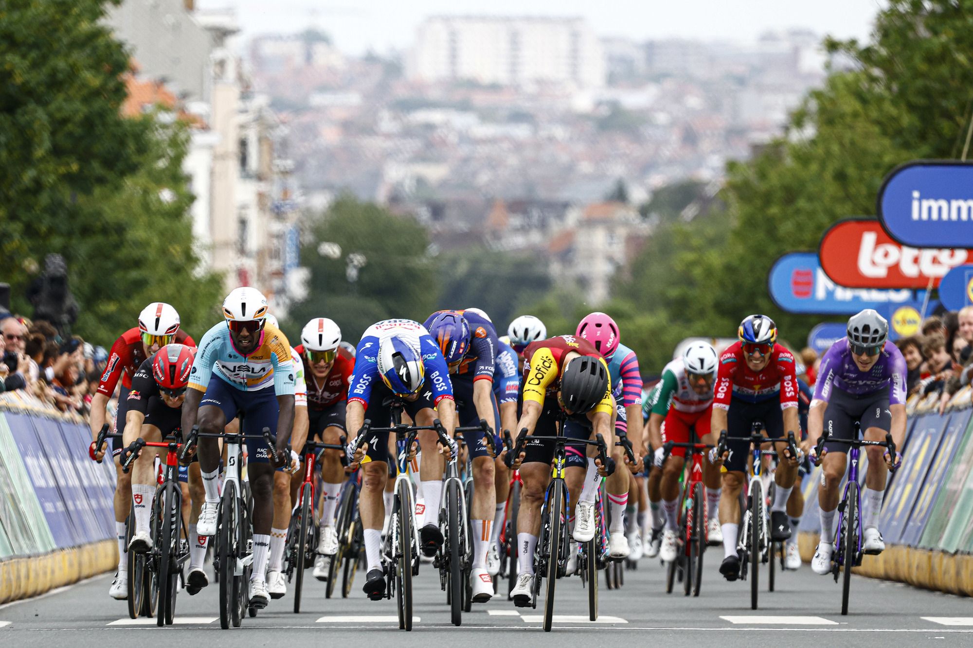 Jordi Meeus gana por centímetros la Brussels Cycling Classic
