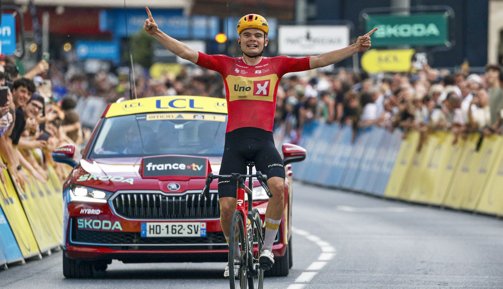 Anthon Charmig remata una fuga maratoniana en el Tour Auvergne - Rhône - Alpes