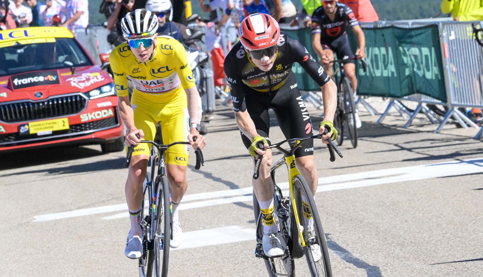 Tadej Pogacar y Jonas Vingegaard en una imagen del Tour 2025