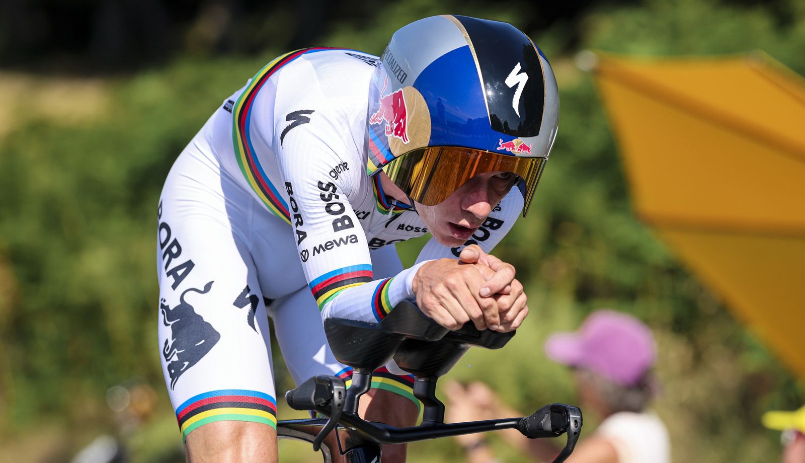 Evenepoel domina la contrarreloj y se hace fuerte en el podio del Tour Evenepoel domina la contrarreloj y se hace fuerte en el podio del Tour