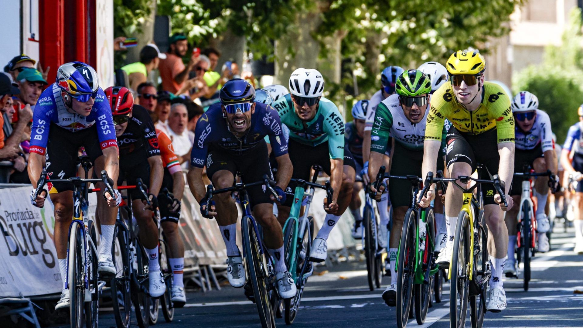 Matthew Brennan repite triunfo al esprint y Gall sigue líder