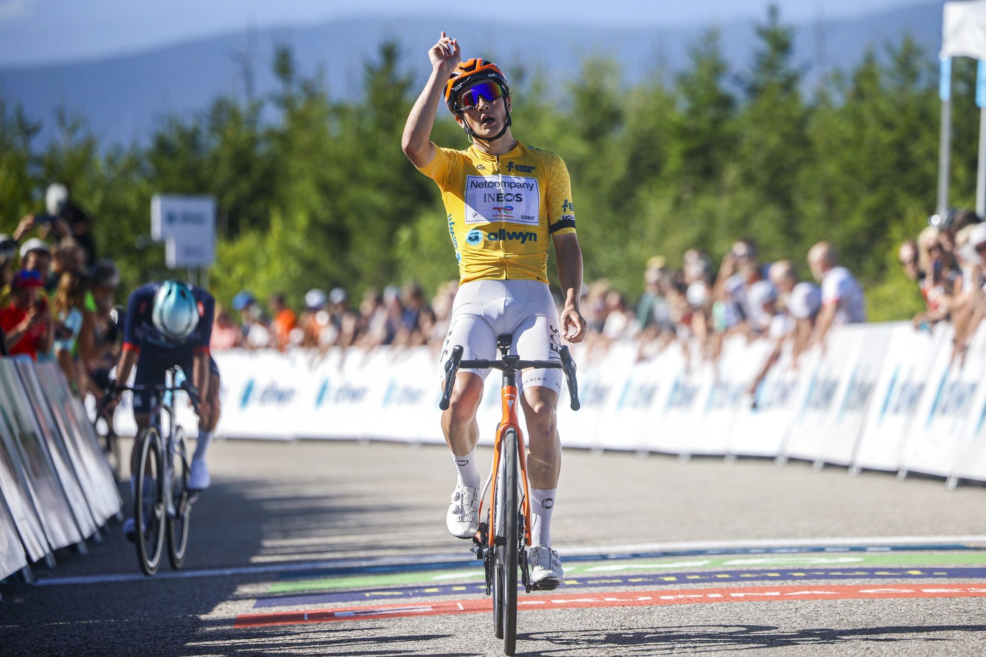 Andrew August repite en Dlouhé stráně y apuntala el amarillo del Czech Tour