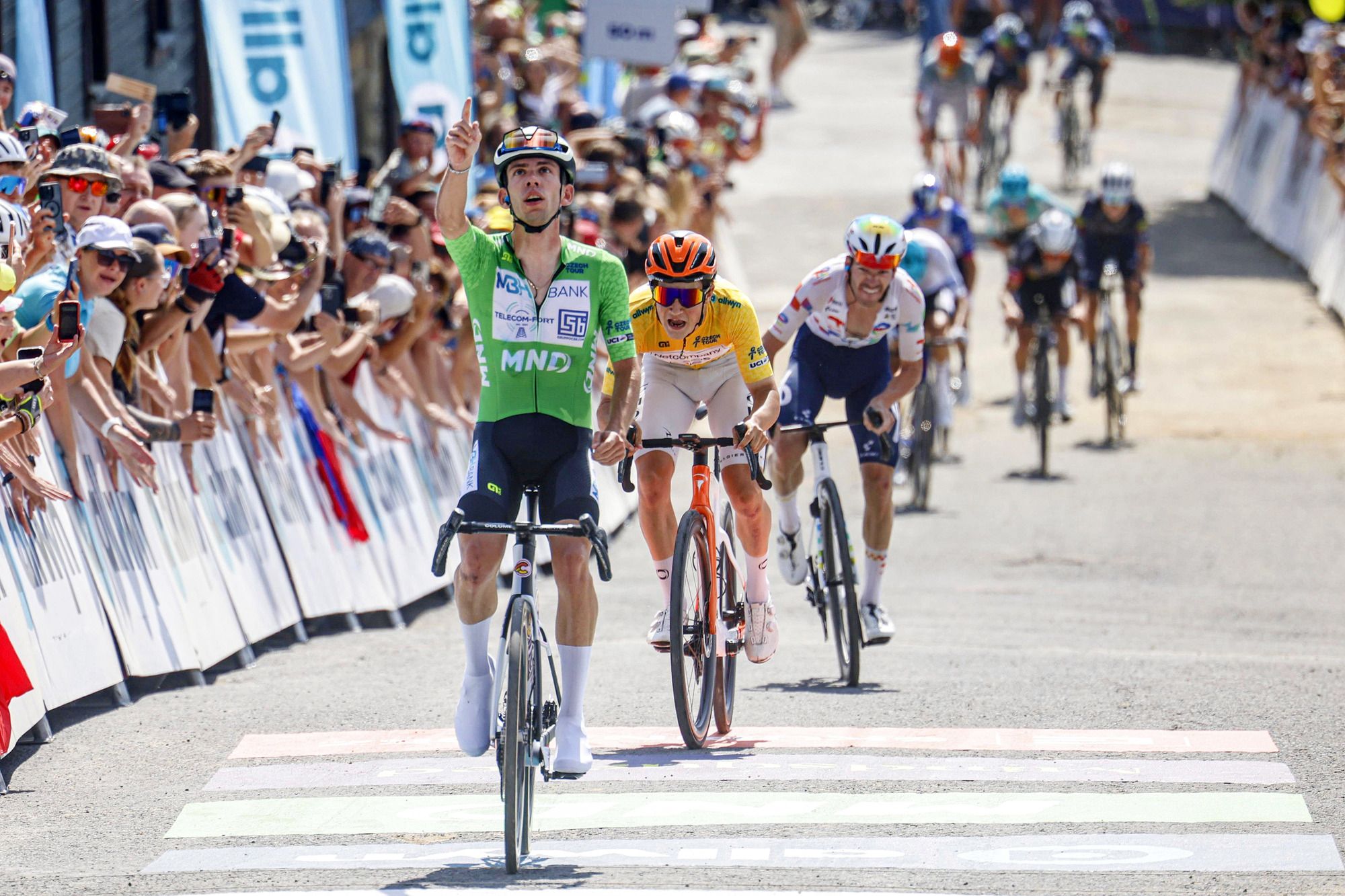 Fancellu estrena su palmarés en Pustevny y August se lleva el Czech Tour