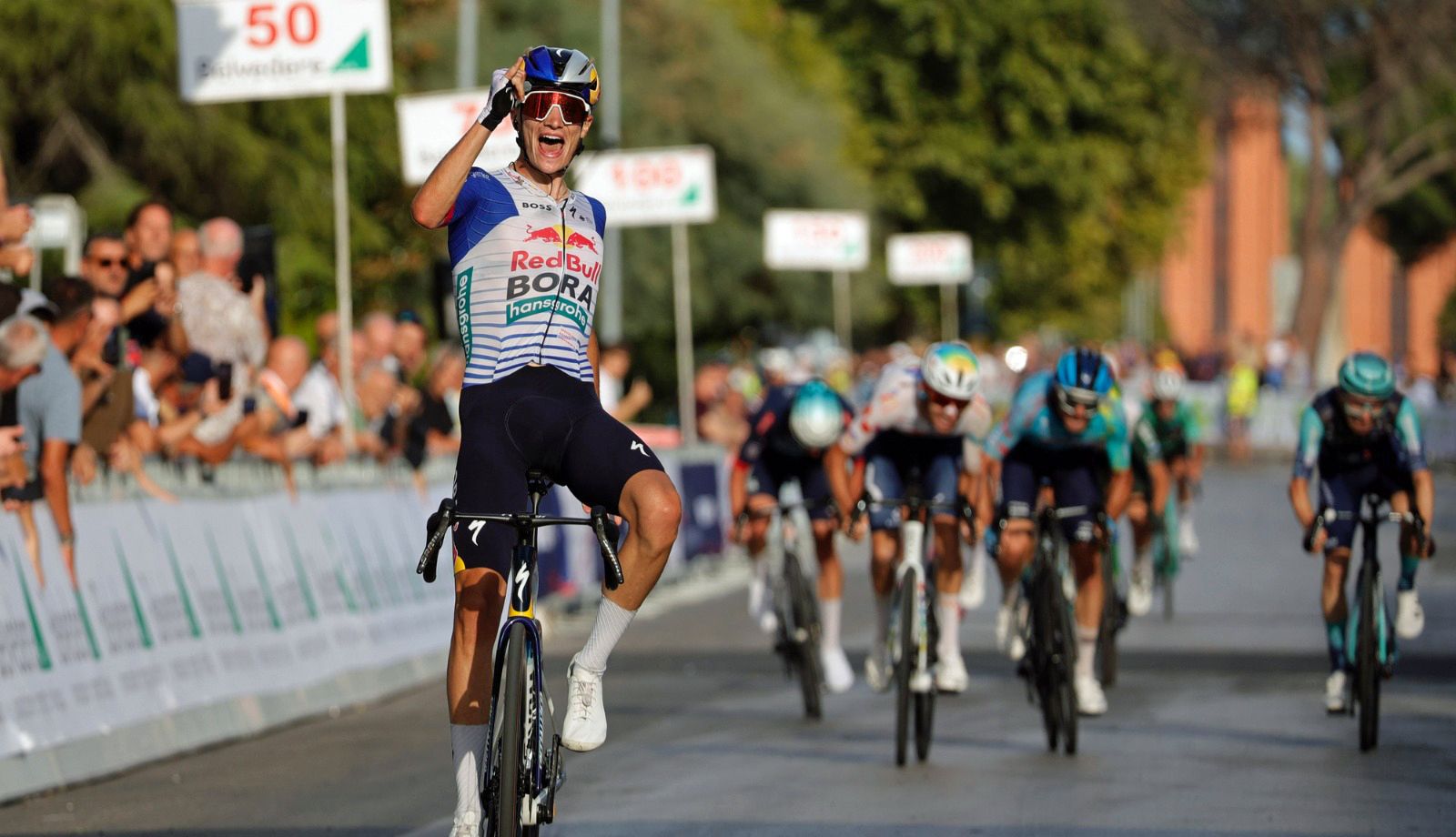 Giulio Pellizzari conquista el Giro de la Toscana