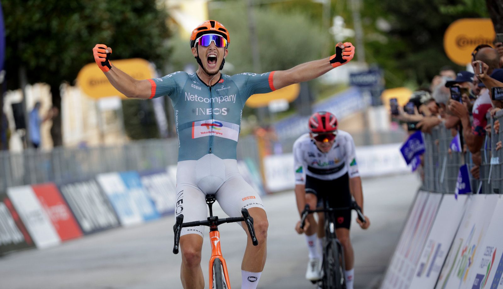 Golpe de mano de Vauquelin en el Giro de los Abruzos