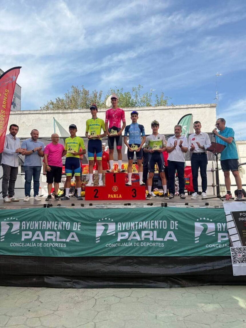 Gonzalo Vega se lleva el Trofeo Chico Pérez en un ajustado sprint con Santiago Sanz