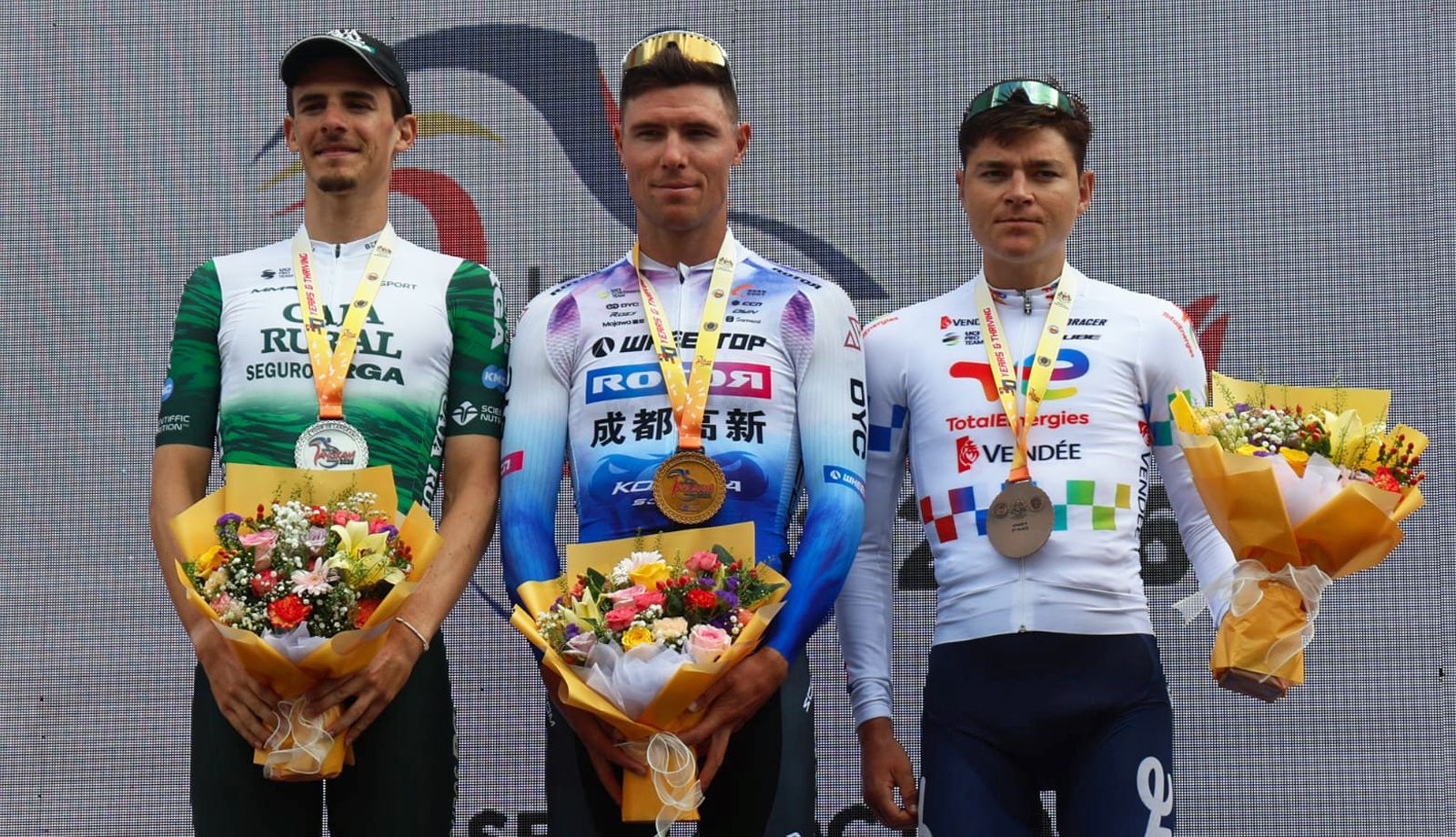 Podio de la 4ª etapa del Tour de Langkawi, en la que Javier Ibañez ha finalizado segundo.