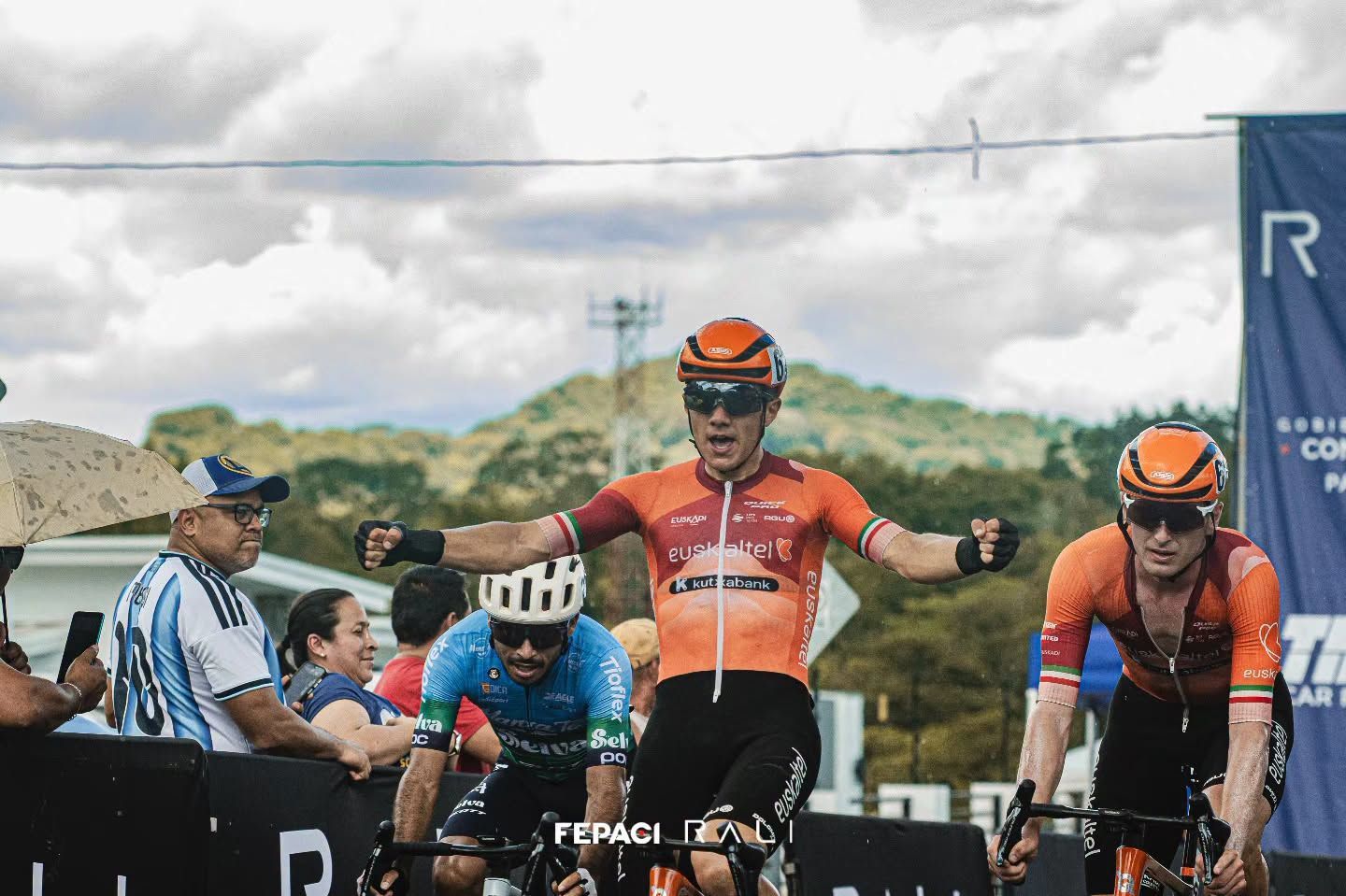 Xabier Berasategi se estrena como profesional con un doblete del Euskaltel-Euskadi en Panamá